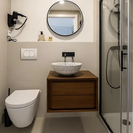 Luxury Seaside Escape 3 Ensuite Ideal For Couples Friends Families Rum i privatbostad Pag Town