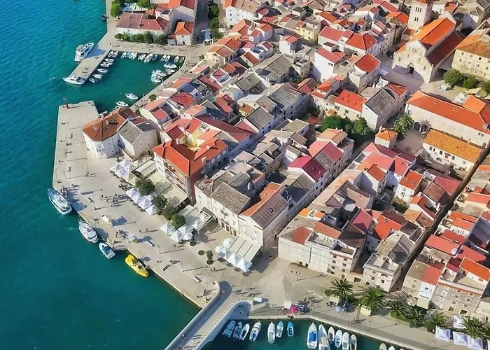 Stone House 4m - Premium Old Town Escape By The Sea With 3 Ensuites & Rooftop Terrace Ubytování v soukromí