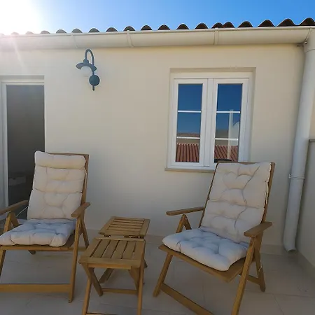 Boutique Heritage 4m - Steps From The Sea *