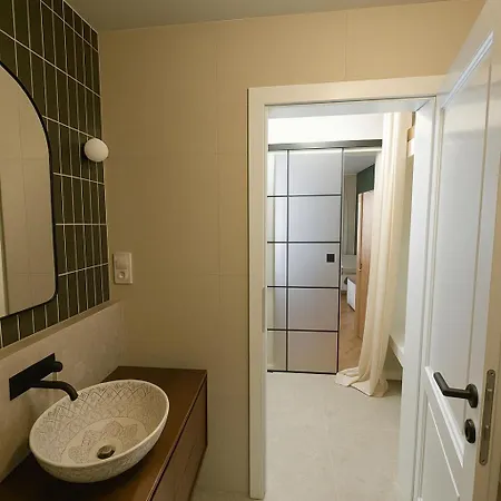 Boutique Heritage 4m - Steps From The Sea * باغ