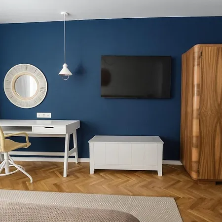 Boutique Heritage 4m - Steps From The Sea