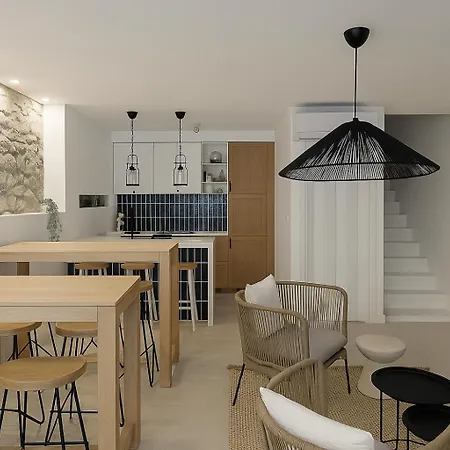 Stone House 4m - Premium Old Town Escape By The Sea With 3 Ensuites & Rooftop Terrace * Pag Town