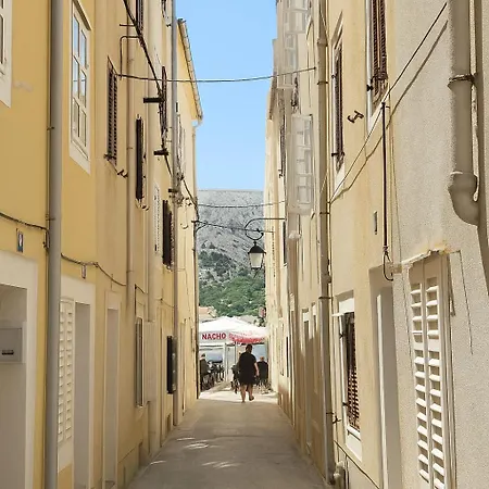 Boutique Heritage 4m - Steps From The Sea