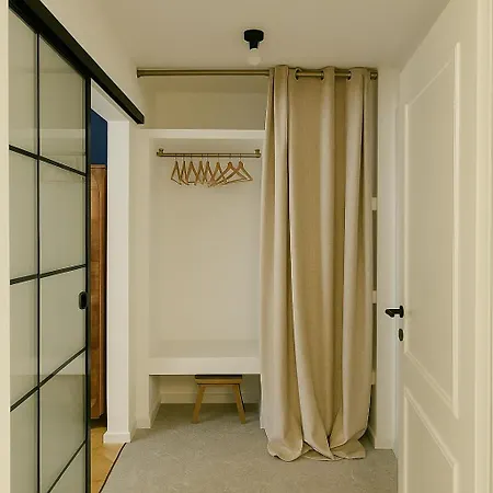 ホームステイ Stone House 4m - Premium Old Town Escape By The Sea With 3 Ensuites & Rooftop Terrace パグ