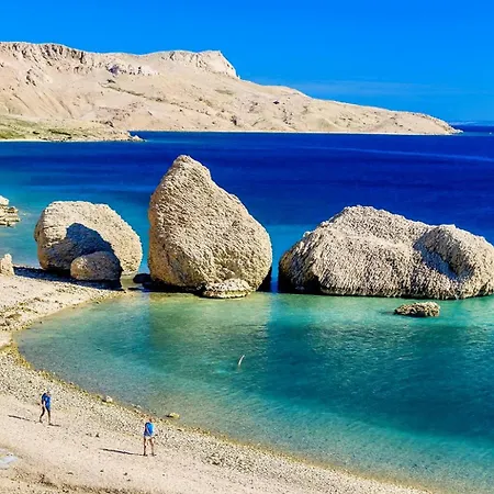 ホームステイ Stone House 4m - Premium Old Town Escape By The Sea With 3 Ensuites & Rooftop Terrace パグ