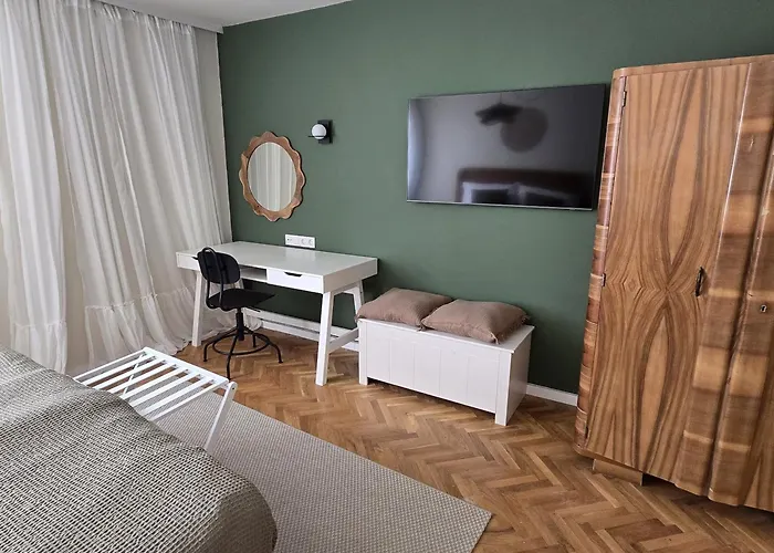 Stone House 4m - Premium Old Town Escape By The Sea With 3 Ensuites & Rooftop Terrace ホームステイ パグ