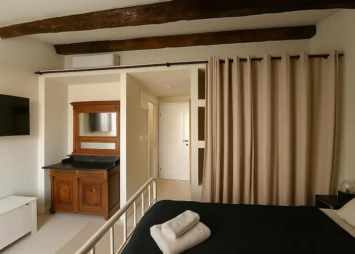 Stone House 4m - Premium Old Town Escape By The Sea With 3 Ensuites & Rooftop Terrace *