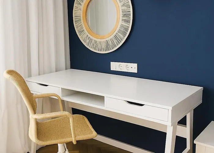 ホームステイ Stone House 4m - Premium Old Town Escape By The Sea With 3 Ensuites & Rooftop Terrace