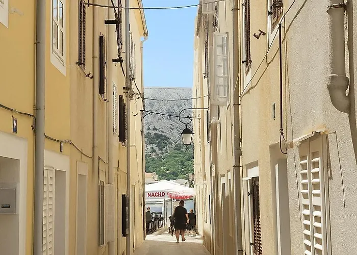 Stone House 4m - Premium Old Town Escape By The Sea With 3 Ensuites & Rooftop Terrace